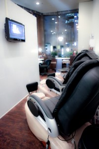 Salon beauty bar pedicure chair tv