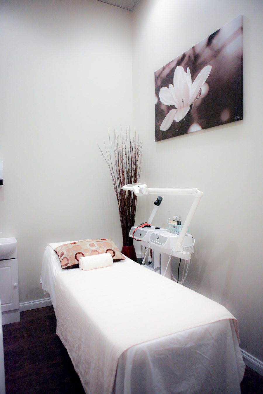 Salon Beauty Bar Esthetics Room Nails, Hair, Makeup, Fashion Blog Salon Beauty Bar Blog